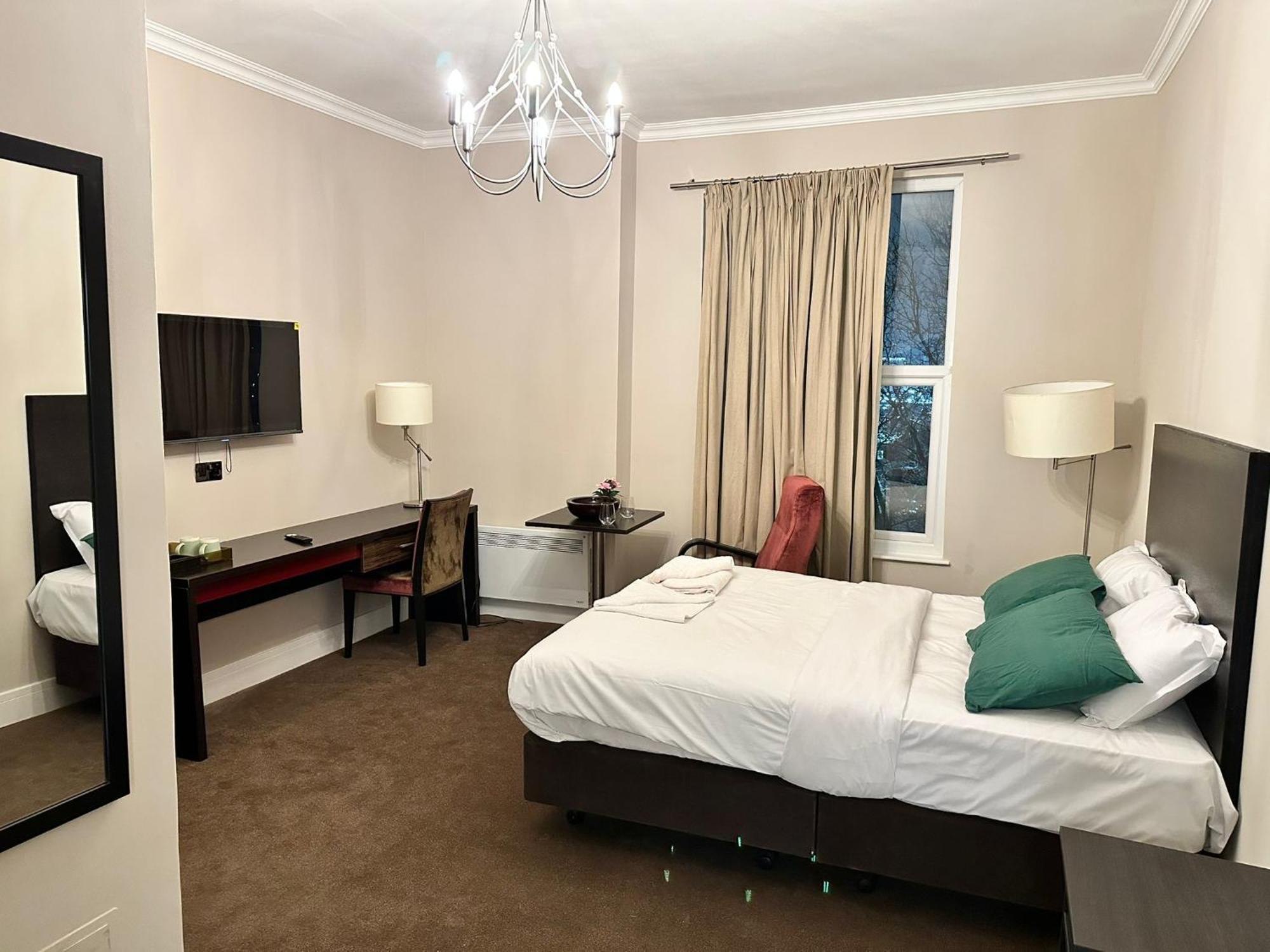 Green Ariana Hotel - Near Wembley And Central London Eksteriør billede